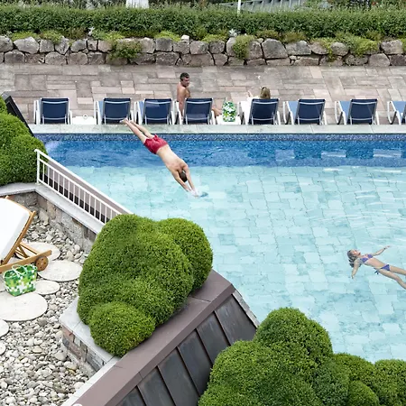 Vier Jahreszeiten Am 5*